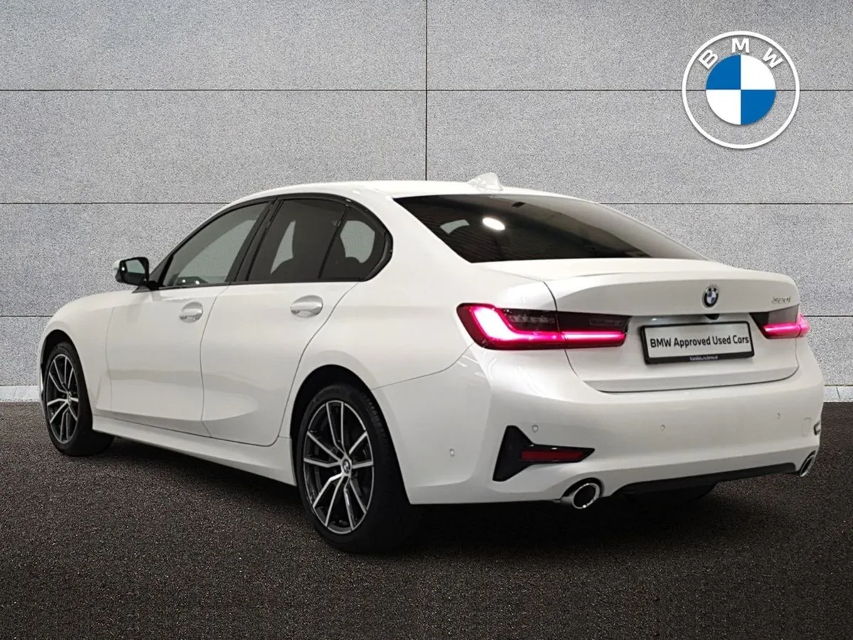 BMW 3 Series 320i Sport Saloon - Image 3