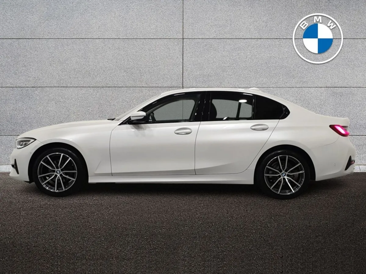 BMW 3 Series 320i Sport Saloon - Image 4
