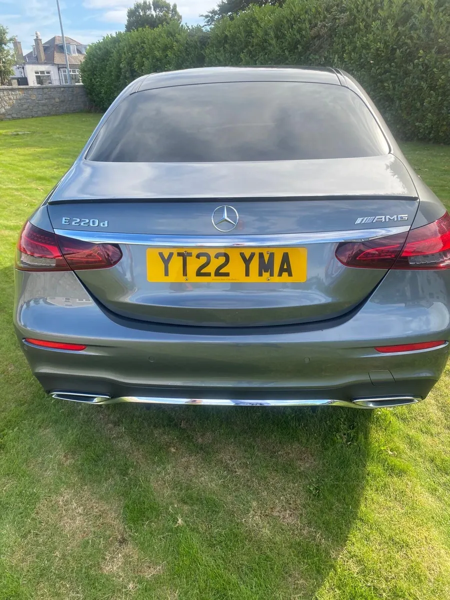 2022 Mercedes.  E 220. Cdi.  A m g - Image 2