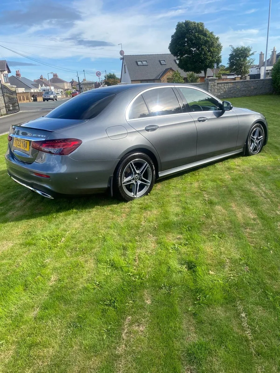 2022 Mercedes.  E 220. Cdi.  A m g - Image 4