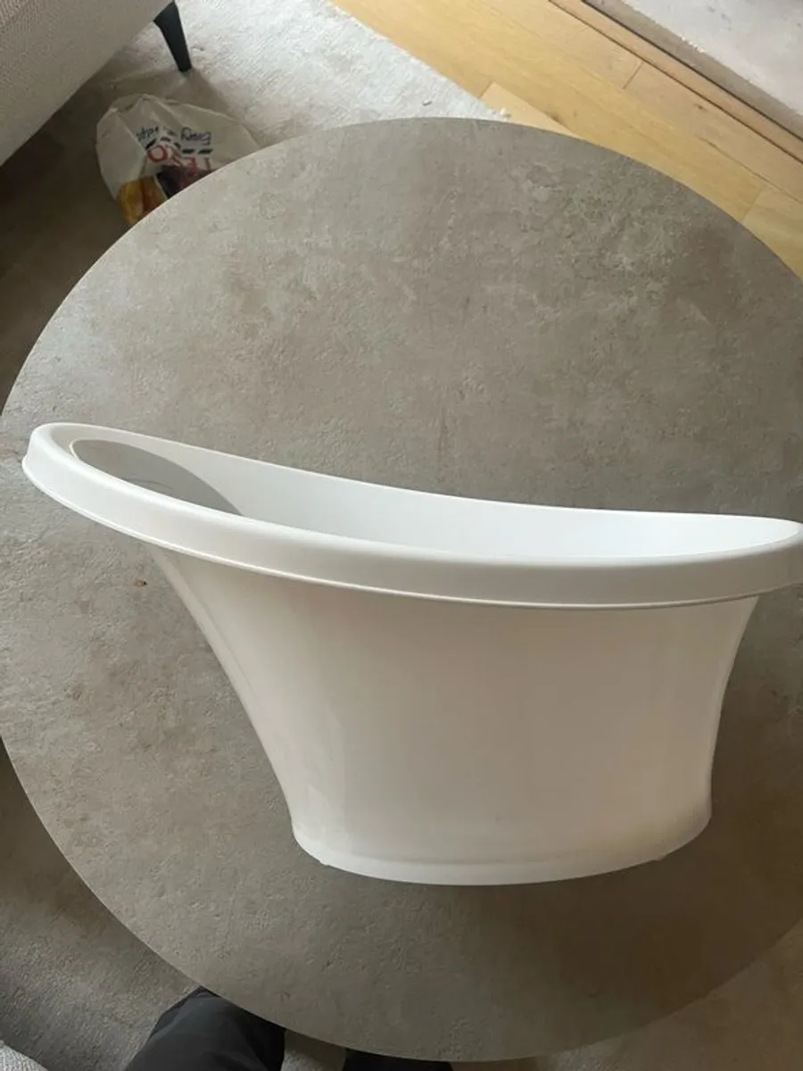 Pregnancy Pillow, baby bath and breast feeding pillow - Image 3