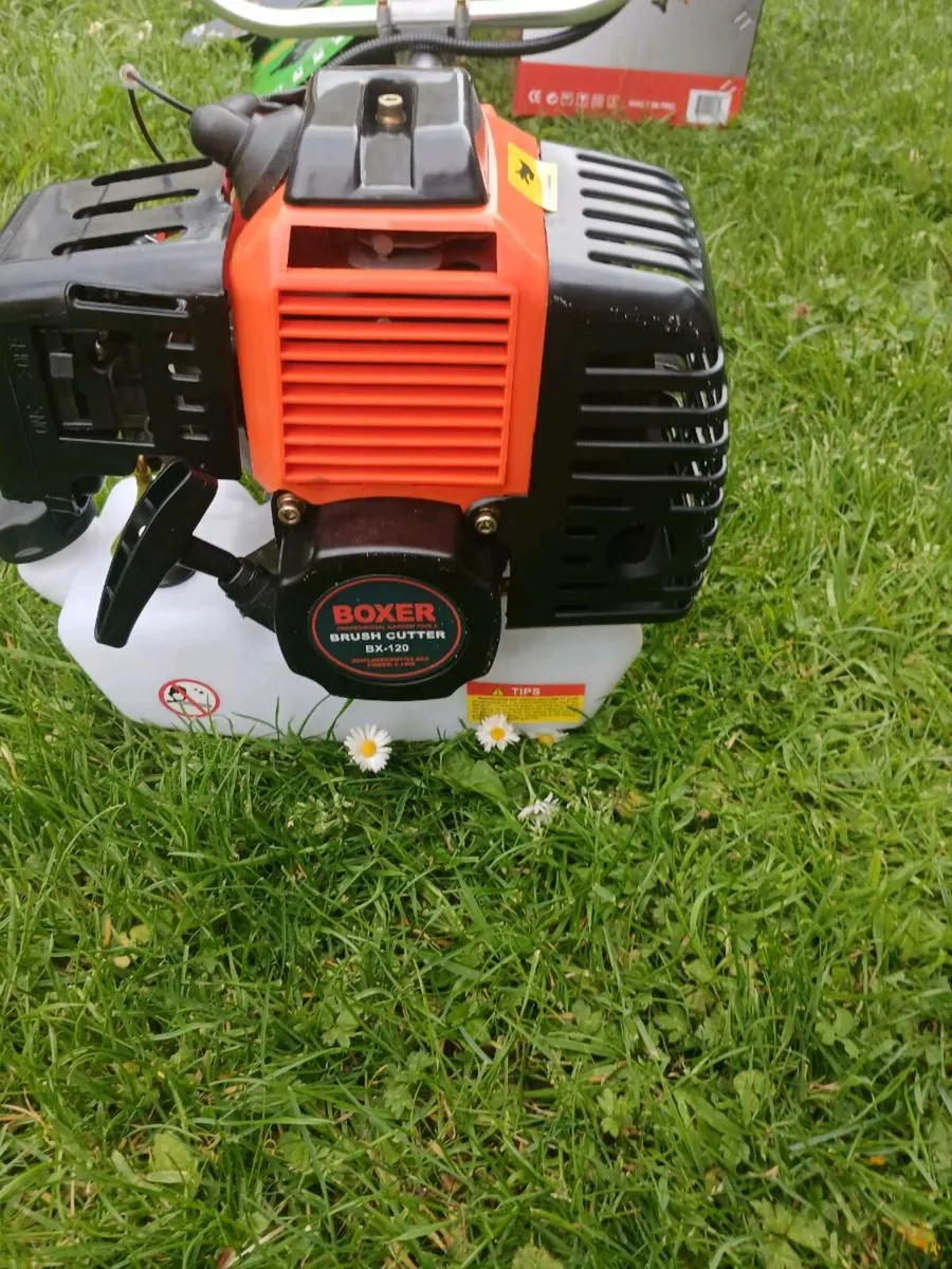 Petrol  brush cutter and strimmer. Brand new. - Image 2