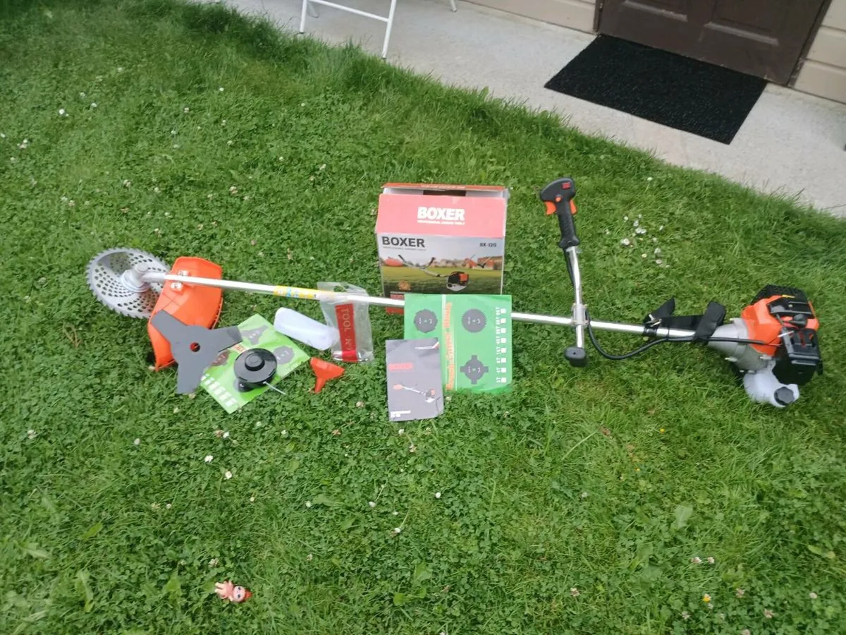 Petrol  brush cutter and strimmer. Brand new. - Image 4