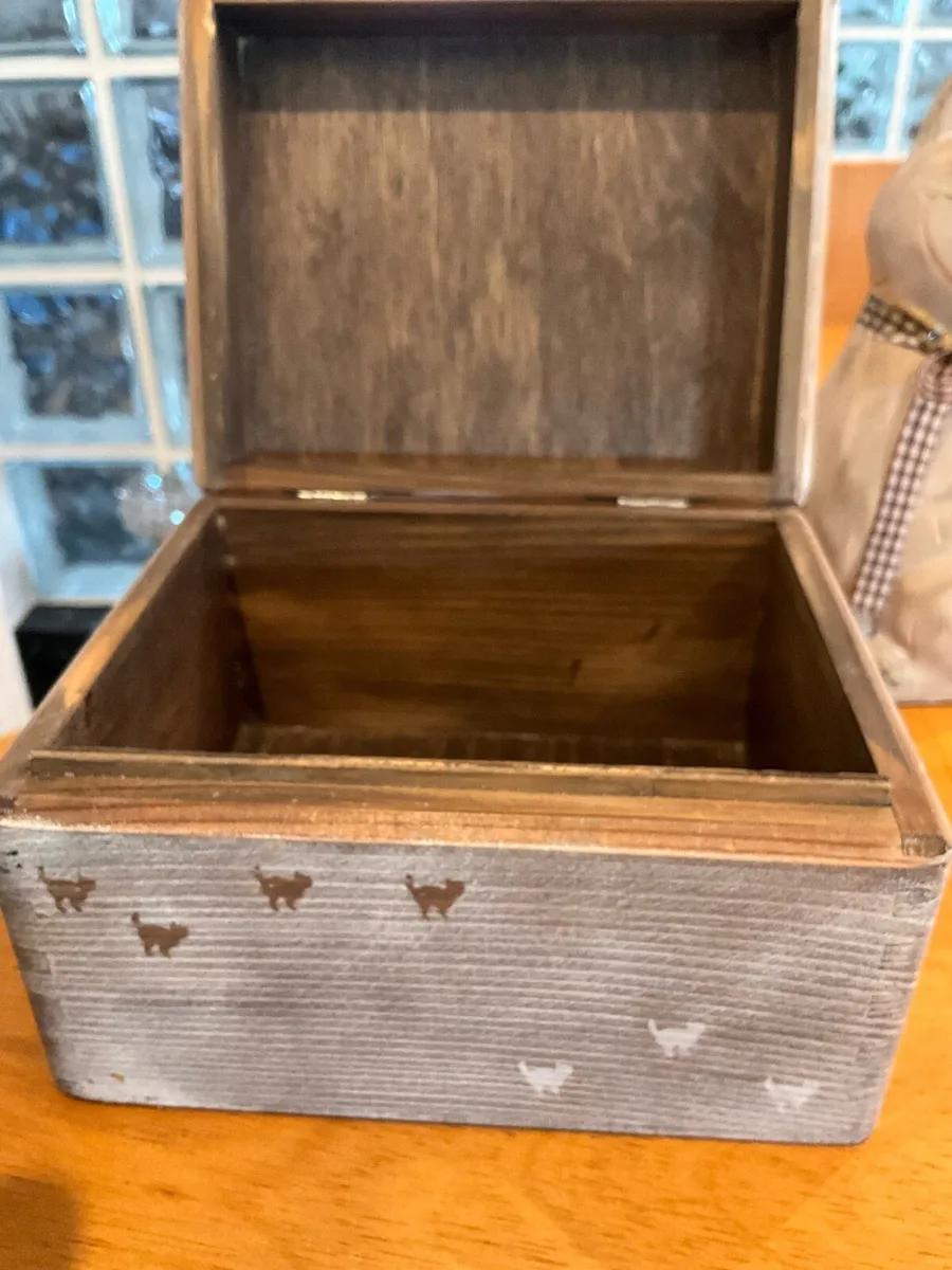 ‘Family Cat Box’ - Image 2