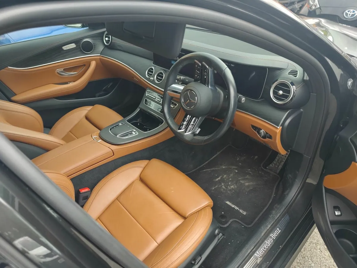 Mercedes e220 amg - Image 2