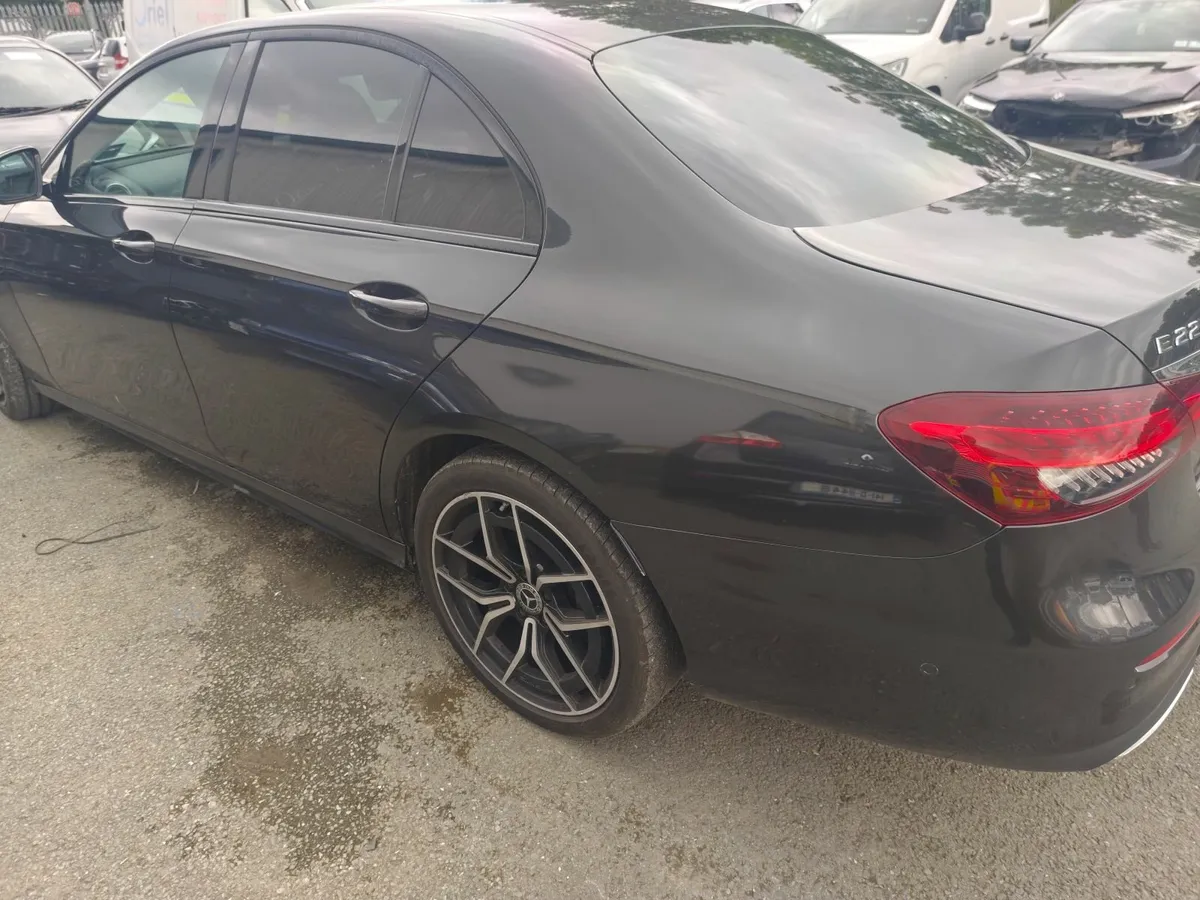 Mercedes e220 amg - Image 3