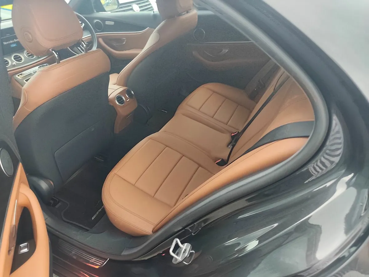 Mercedes e220 amg - Image 4