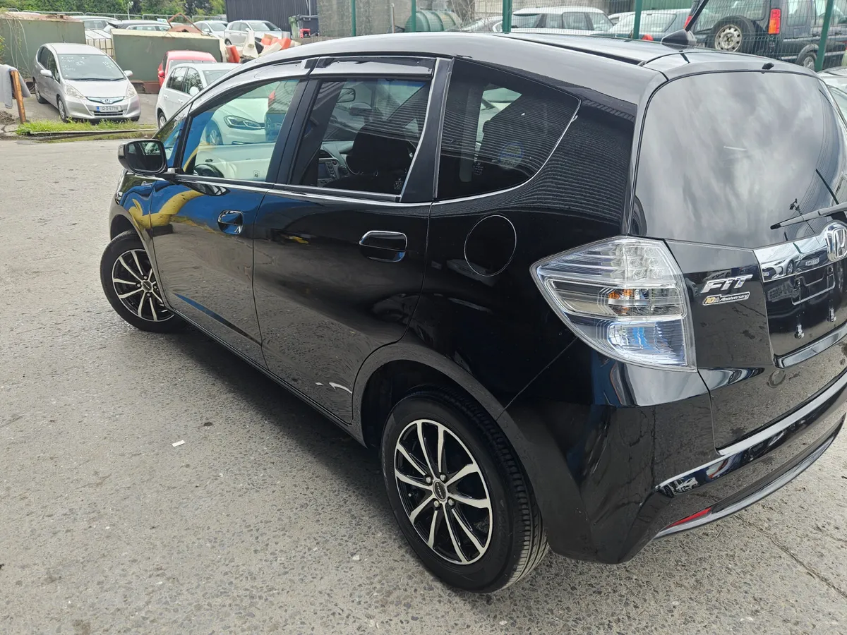 2012 Honda Fit Hybrid Automatic - Image 3