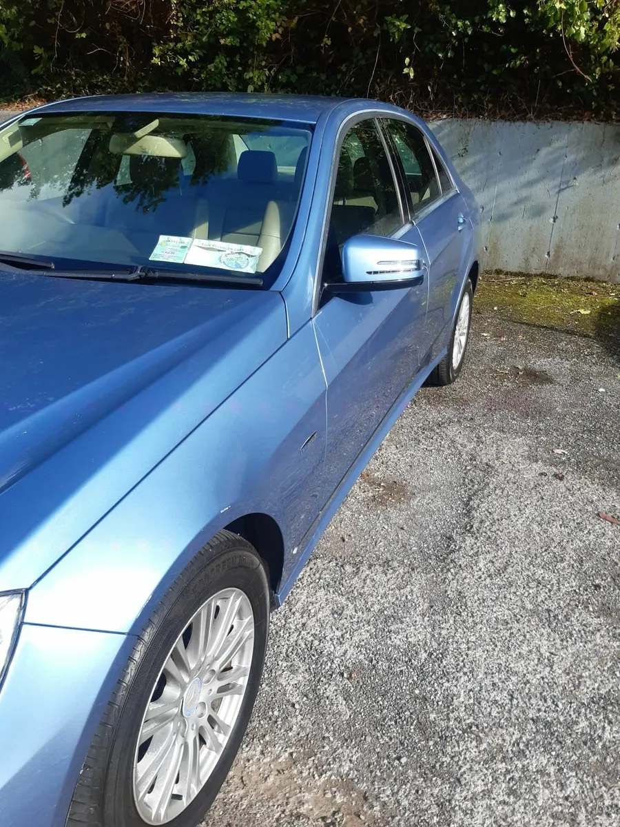 Mercedes-Benz E-Class 2011 - Image 3