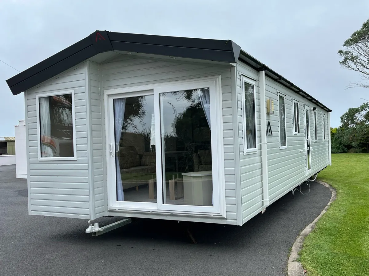 Beautiful Atlas Debonair mobile home - Image 1