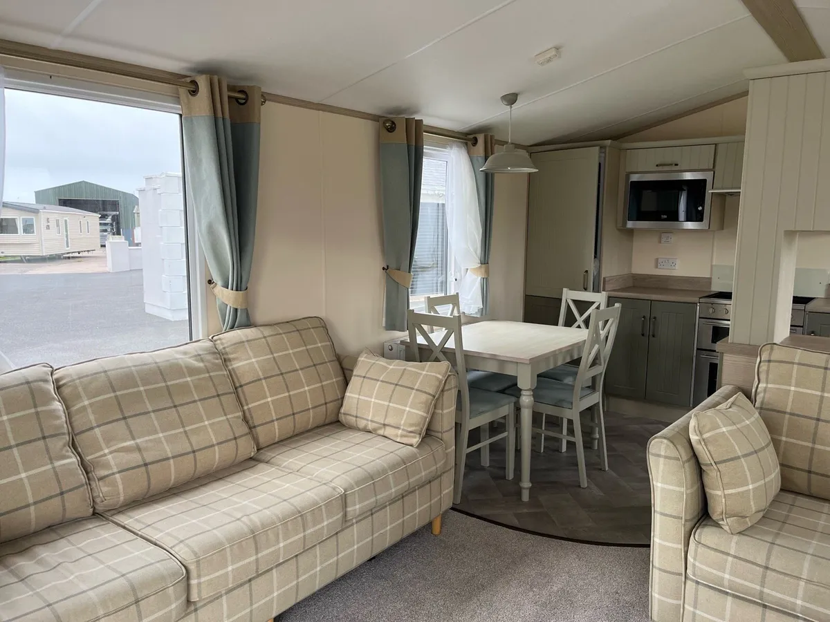 Beautiful Atlas Debonair mobile home - Image 3