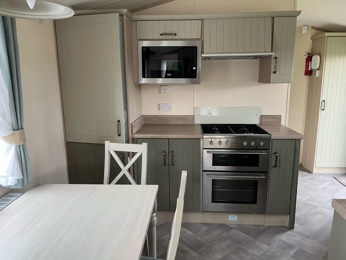 Beautiful Atlas Debonair mobile home - Image 4