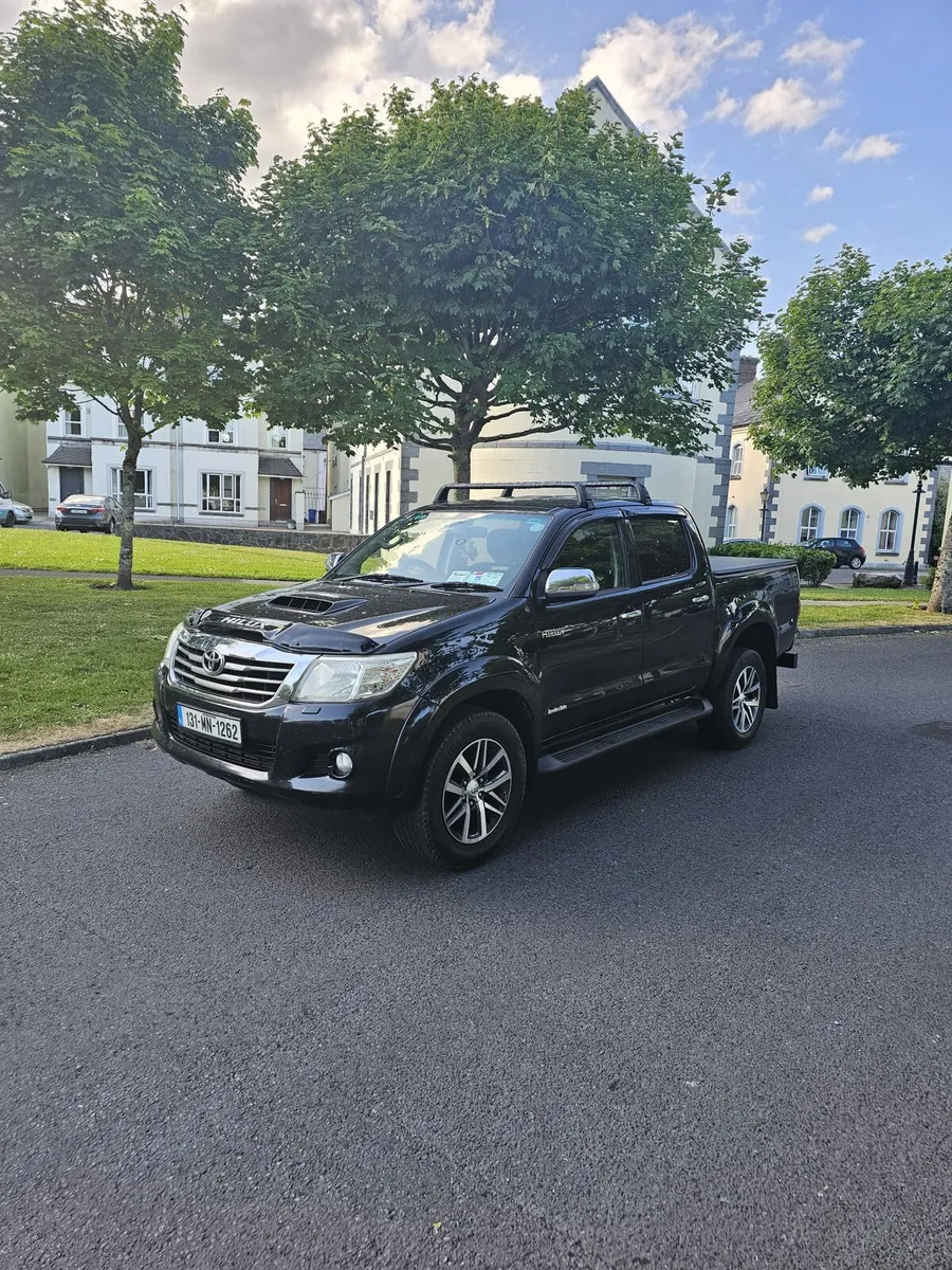 Toyota hilux 3.0 invincible - Image 1