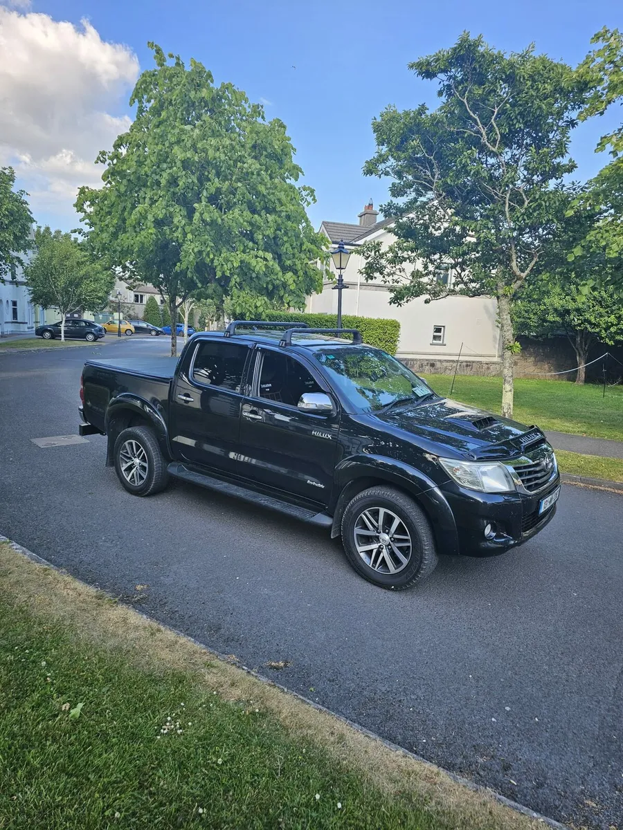 Toyota hilux 3.0 invincible - Image 2
