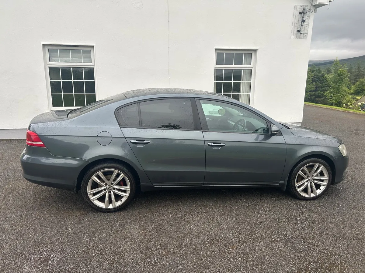 Volkswagen Passat 2012 - Image 3