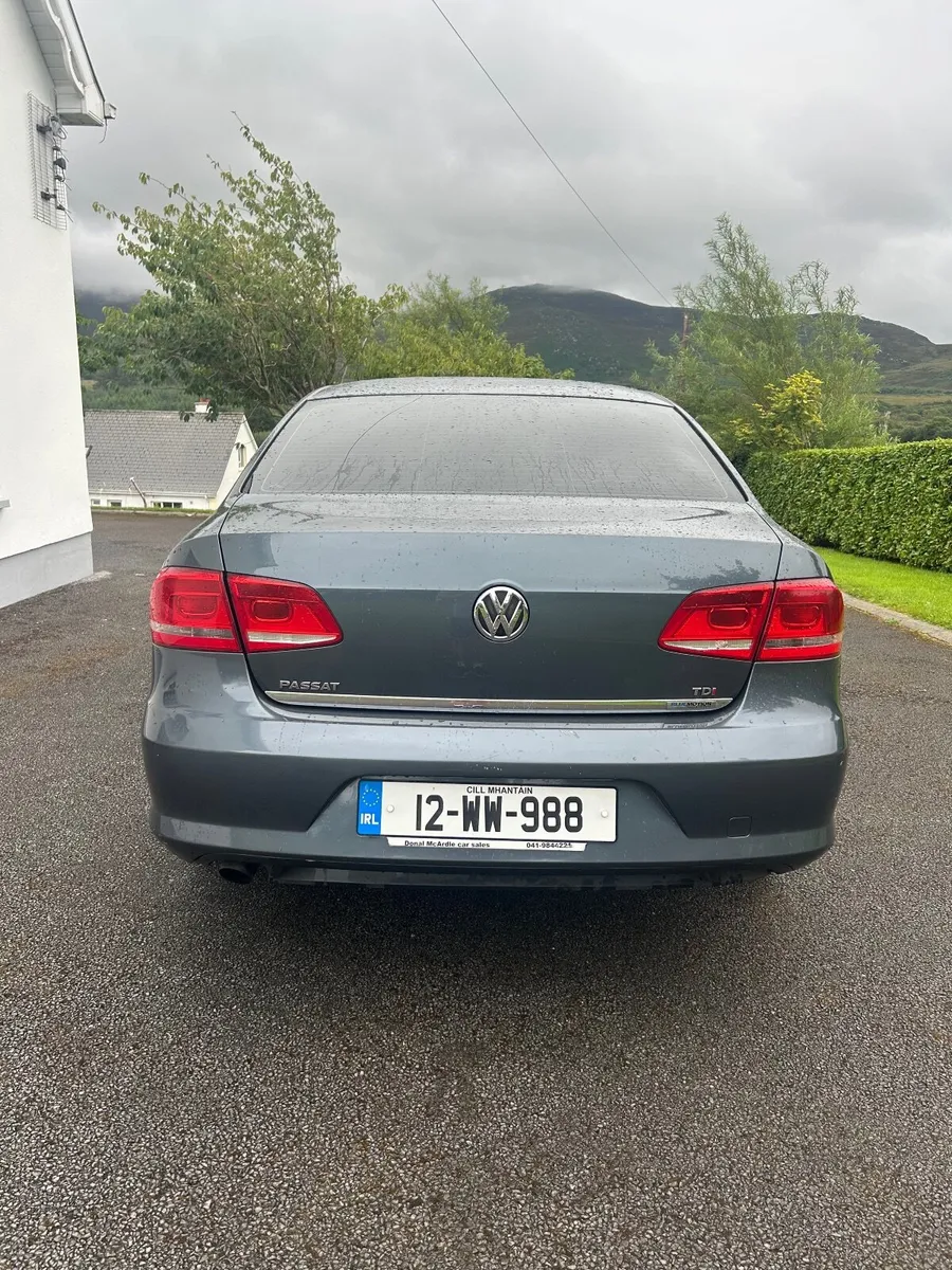 Volkswagen Passat 2012 - Image 4