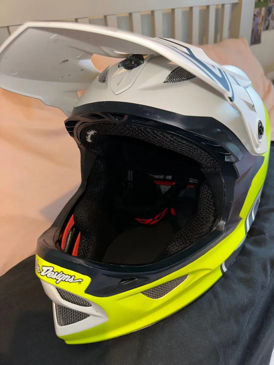 Helmet Troy Lee Designs D3 - Image 3