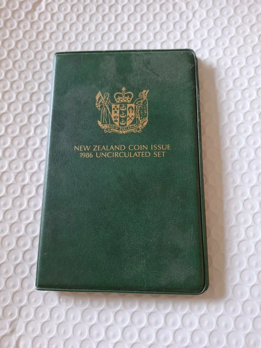 Uncirculated New Zealand coin set of 1986 - Image 3