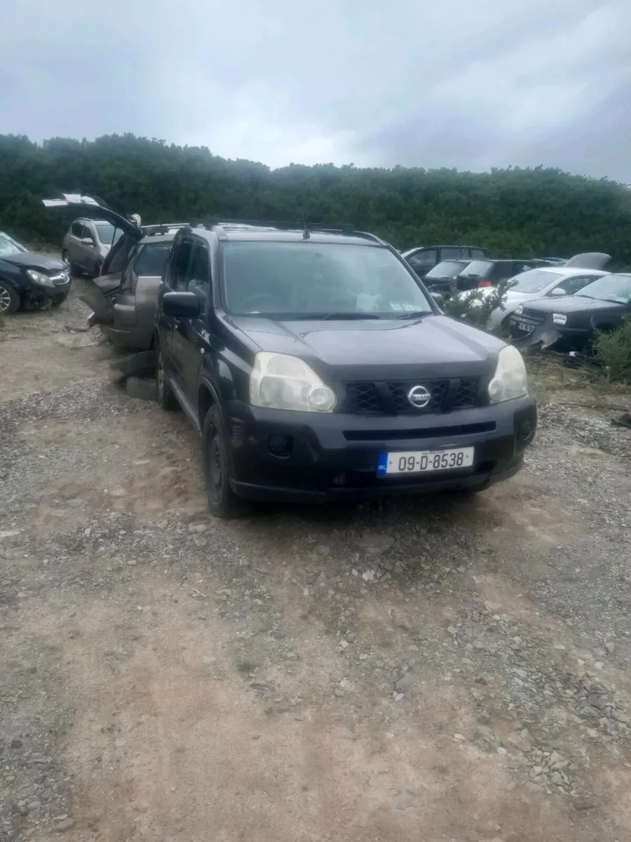 Breaking nissan Xtrail 2009