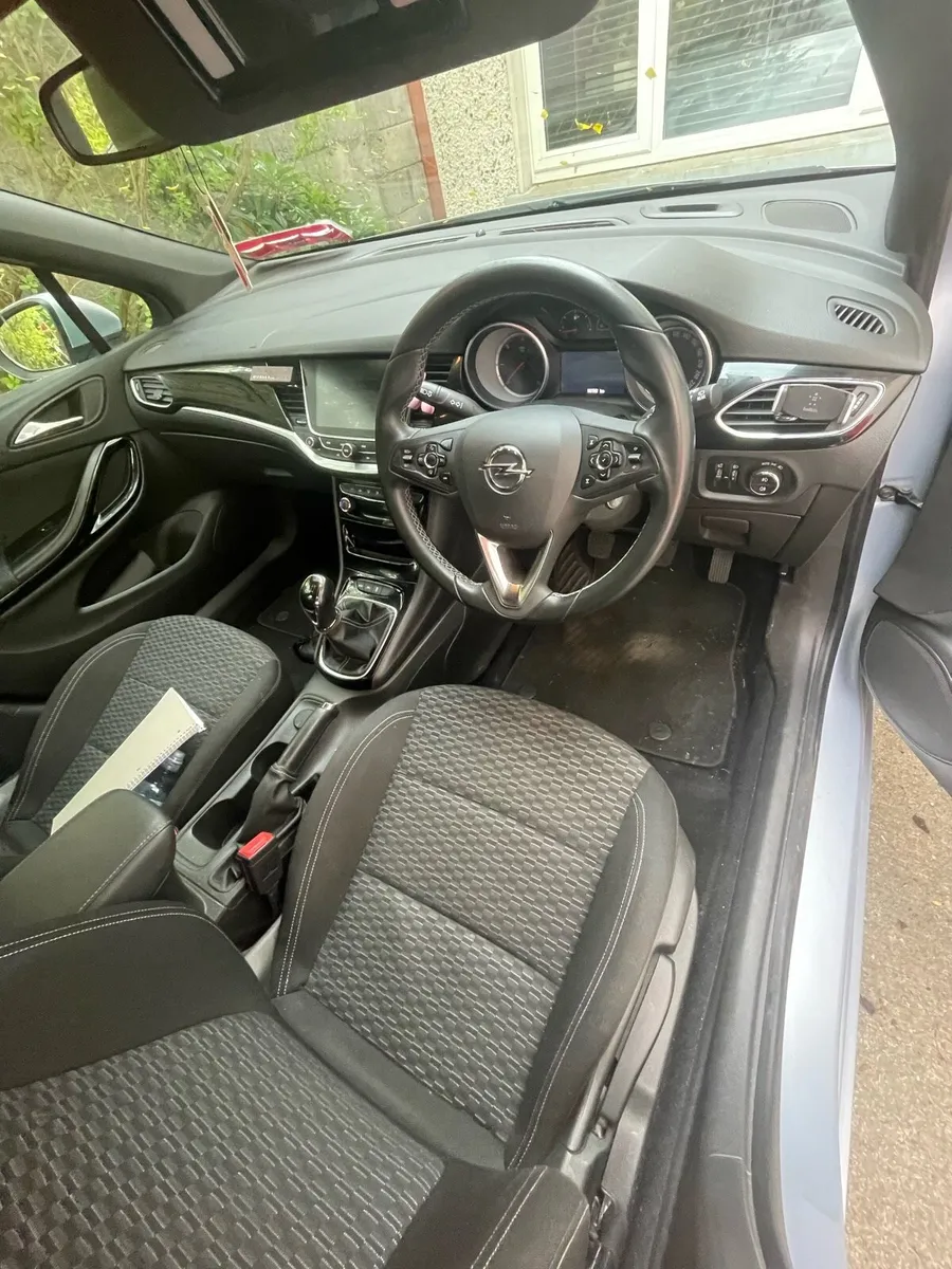 2015 Opel Astra for Sale - Image 2