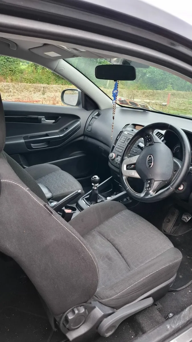 Kia Ceed 2011 - Image 3
