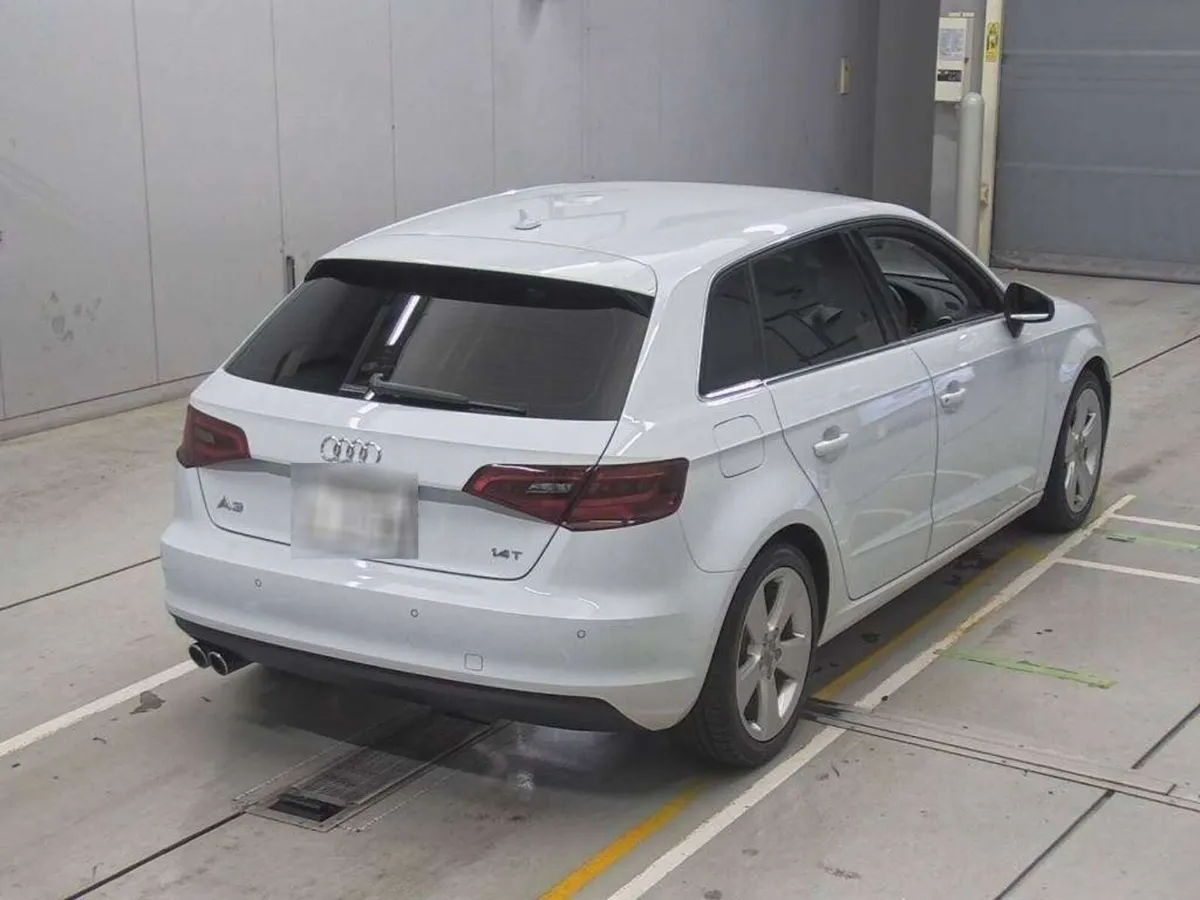 142 Audi A3 Sport 1.4 TFSI Auto - Image 2