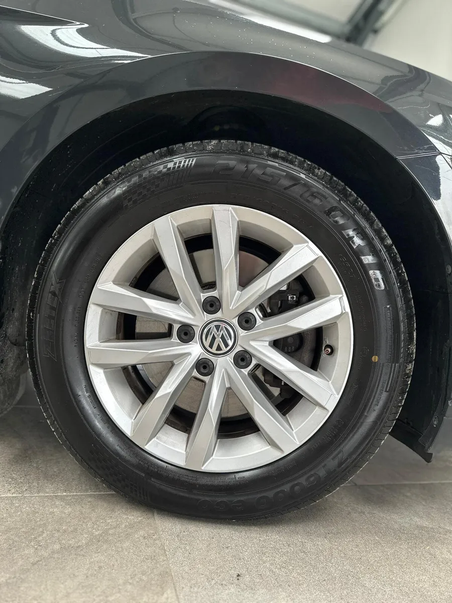 17 VOLKSWAGEN PASSAT COMFORTLINE - Image 3