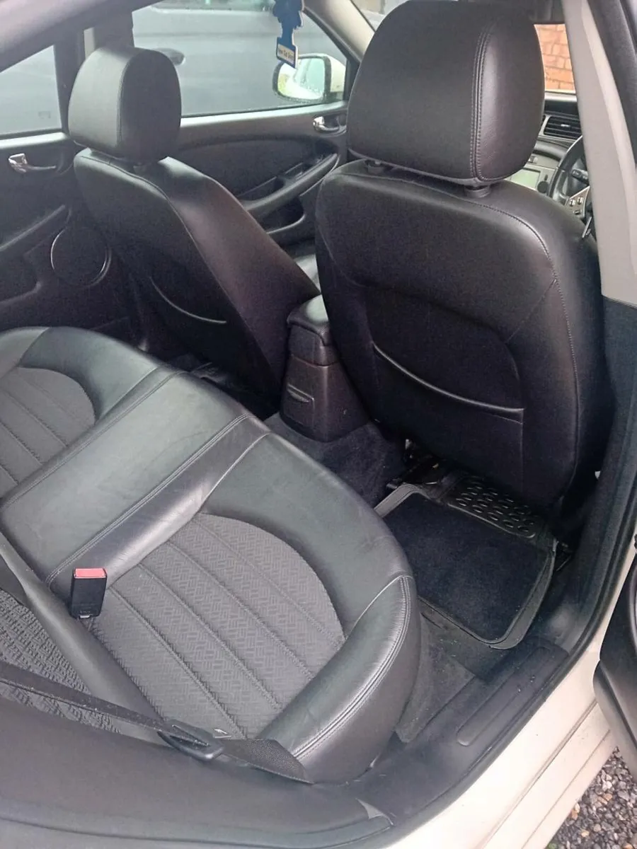 Car - Image 2