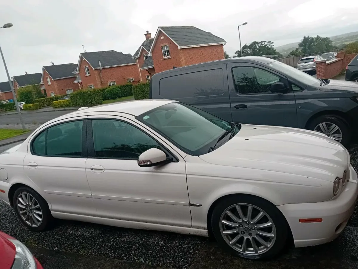 Car - Image 4