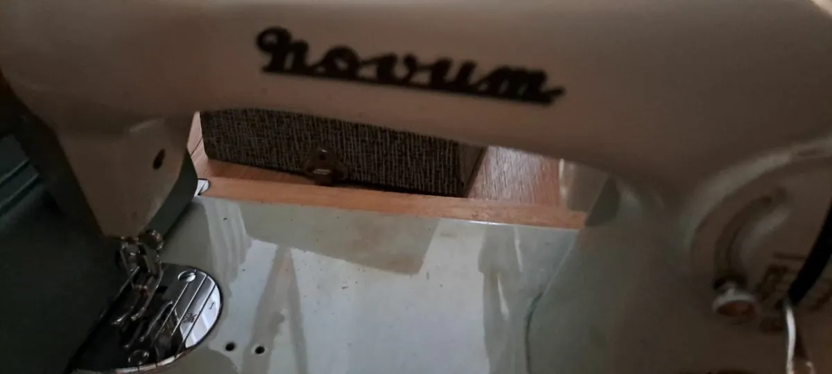 Free working sewing machine - Image 2