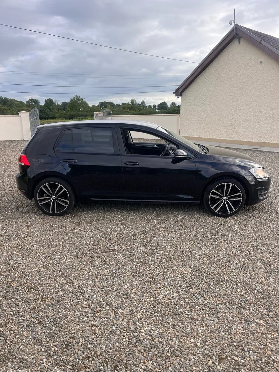 Volkswagen Golf - Image 4