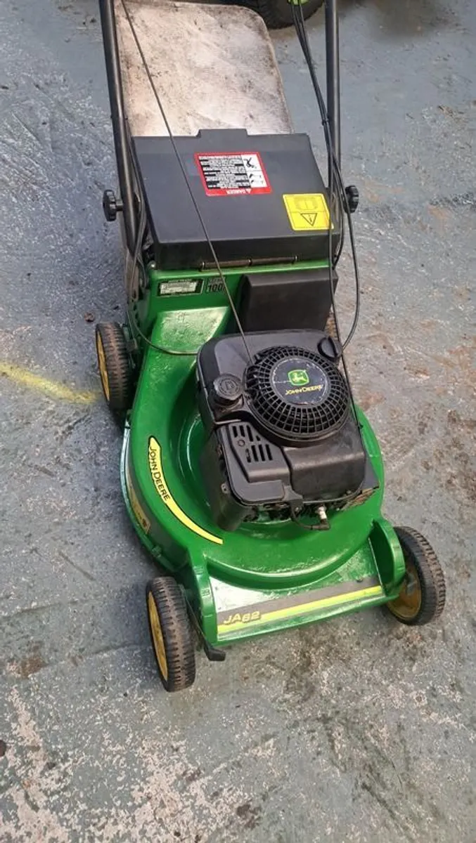 John Deere Lawnmower - Image 1