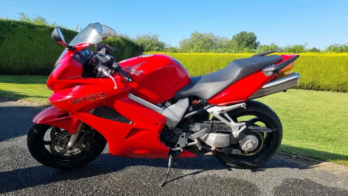 Honda VFR800 v-tech - Image 2