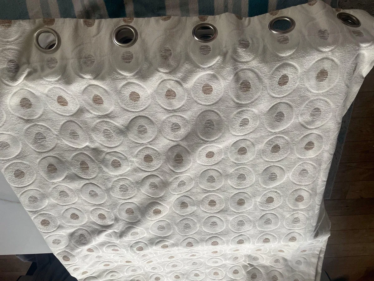 Circle Themed Curtain, Mat & Wall Art Set - Image 2