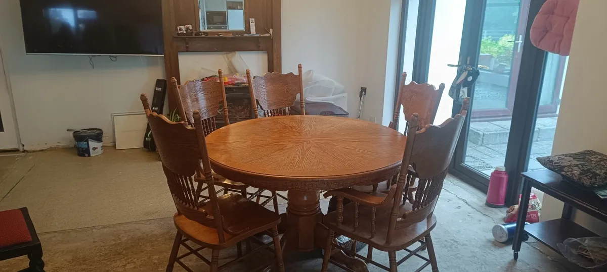 Kitchen Table and Chairs - Image 1