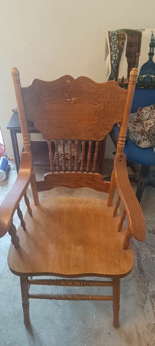 Kitchen Table and Chairs - Image 2