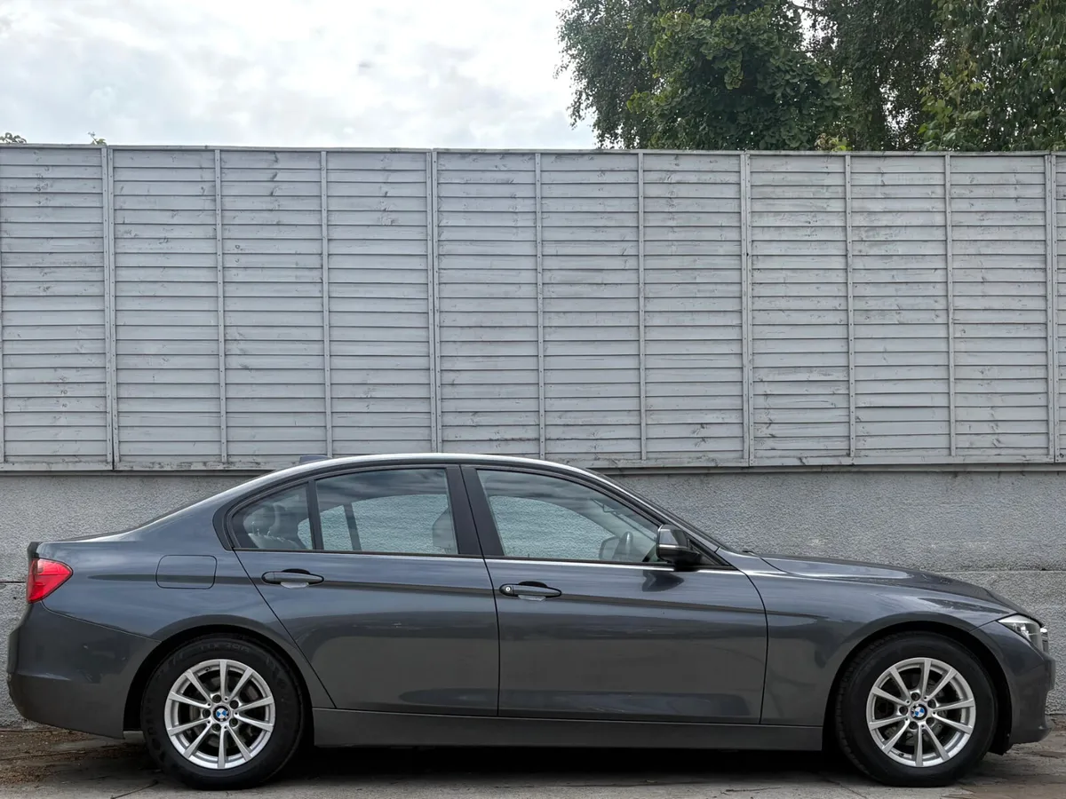 BMW 3-Series 2015 / 320d AUTO / LEATHER / BUSINESS - Image 2