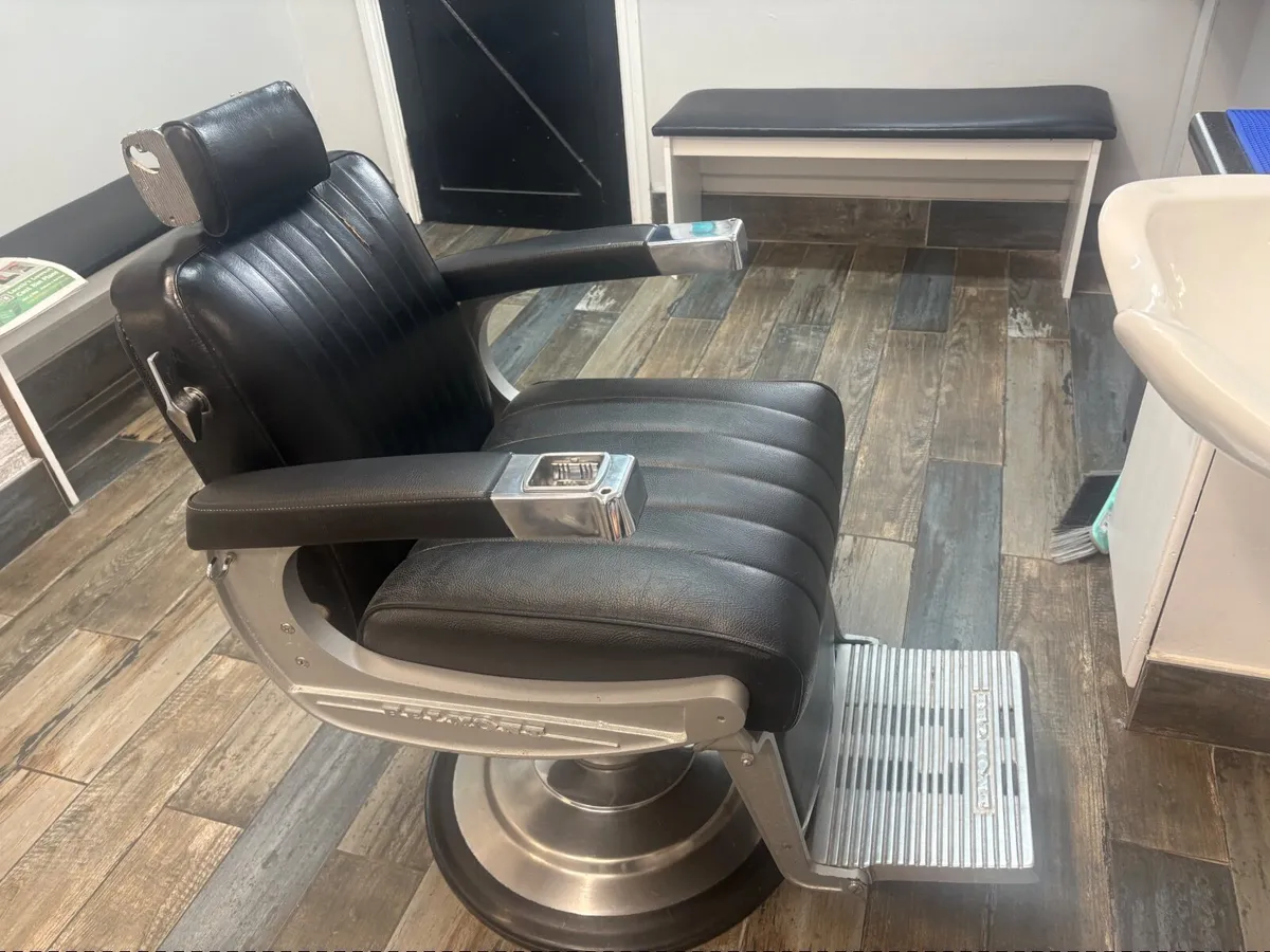 Barber chairs - Image 2