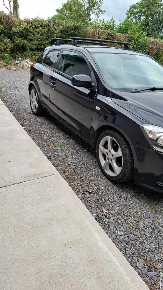 Kia Ceed 2011 - Image 2