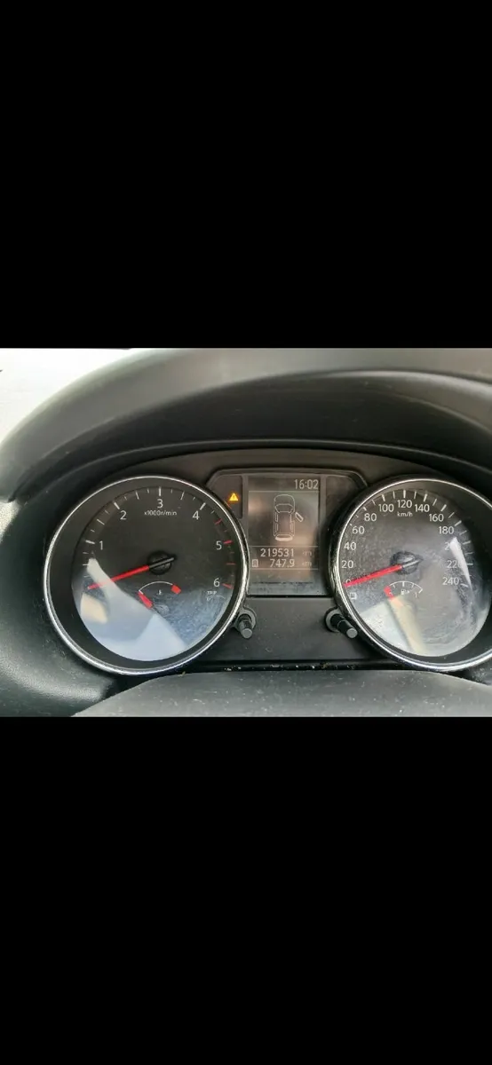 Nissan Qashqai 2011 - Image 2