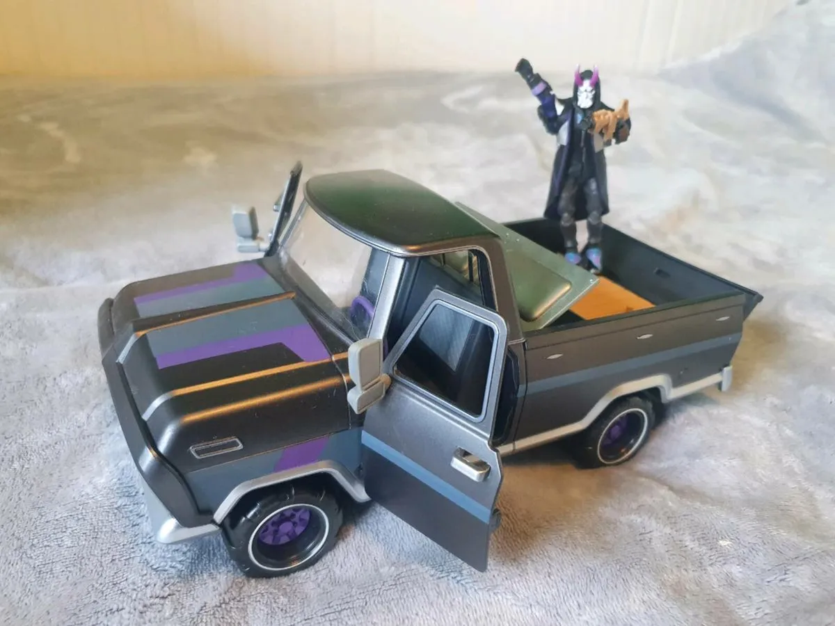 Fortnite "The Bear" Pickup vehicle - Image 3