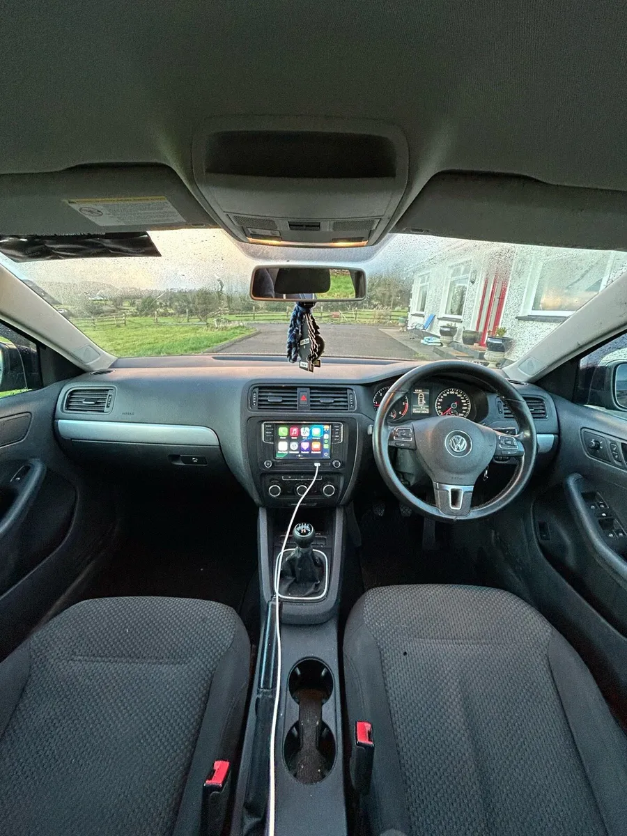 Volkswagen Jetta - Image 4