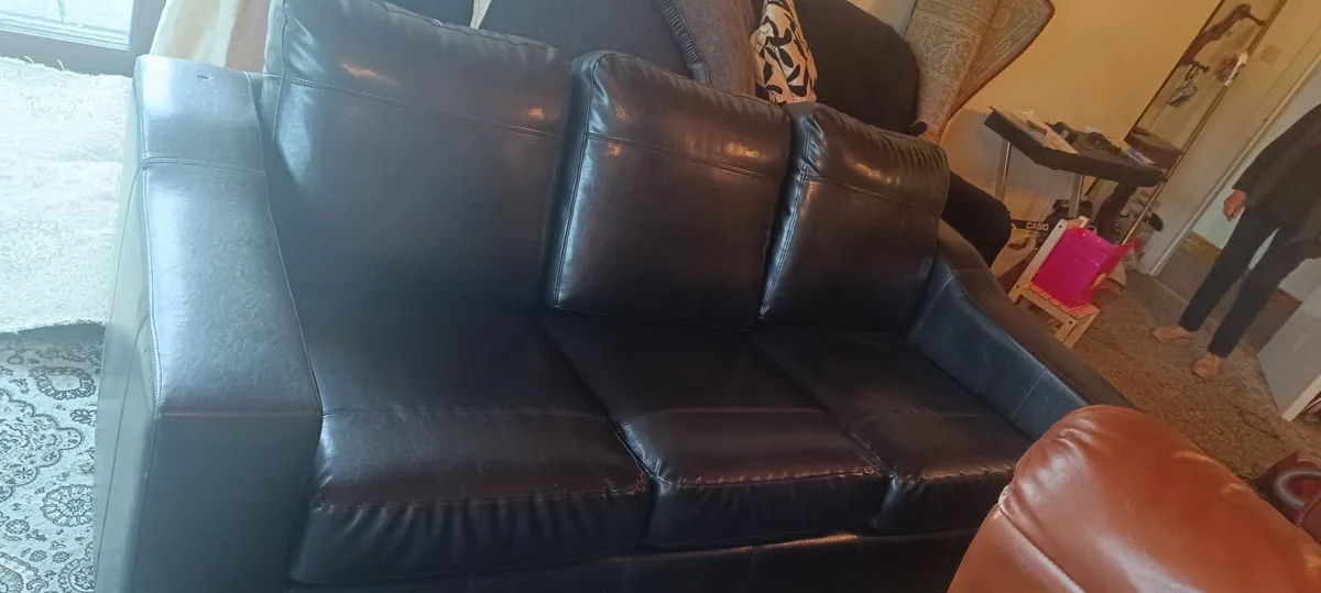 Leather sofa - Image 3