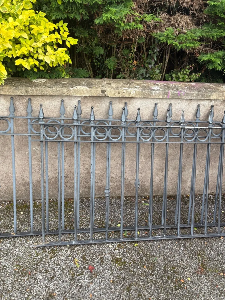 Railing 8ft - heavy iron - Image 3