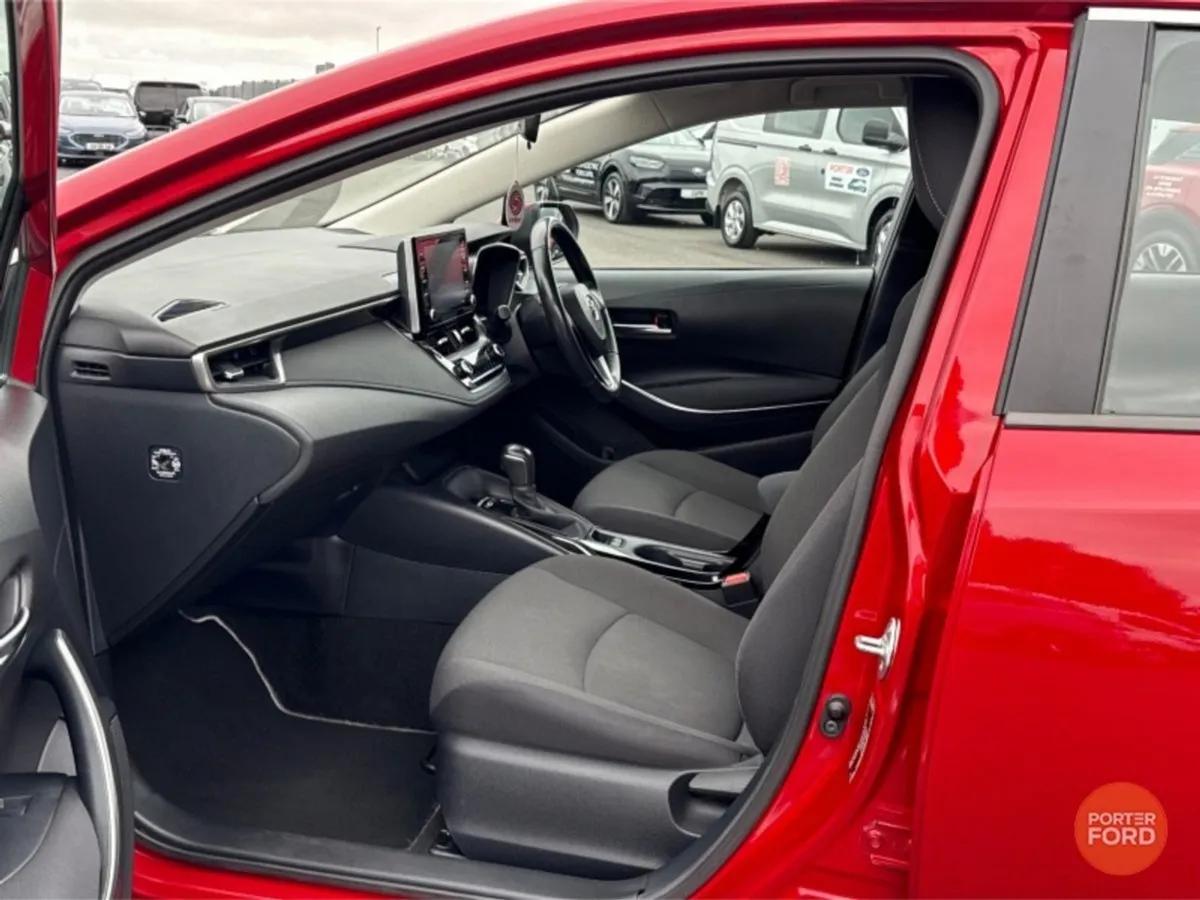 Toyota Corolla 1.8 Hybrid Luna Saloon Auto - Image 4