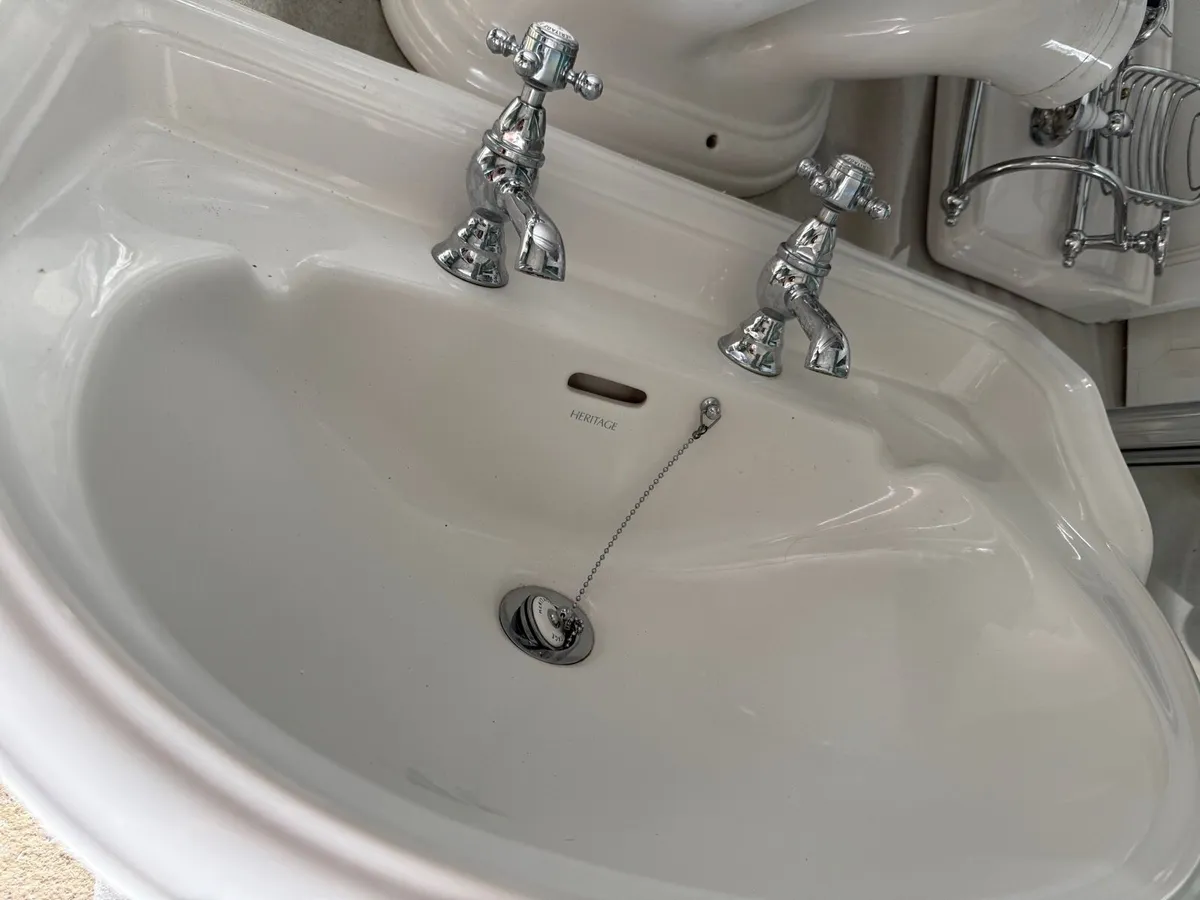 Heritage Bathroom Suite - Image 1