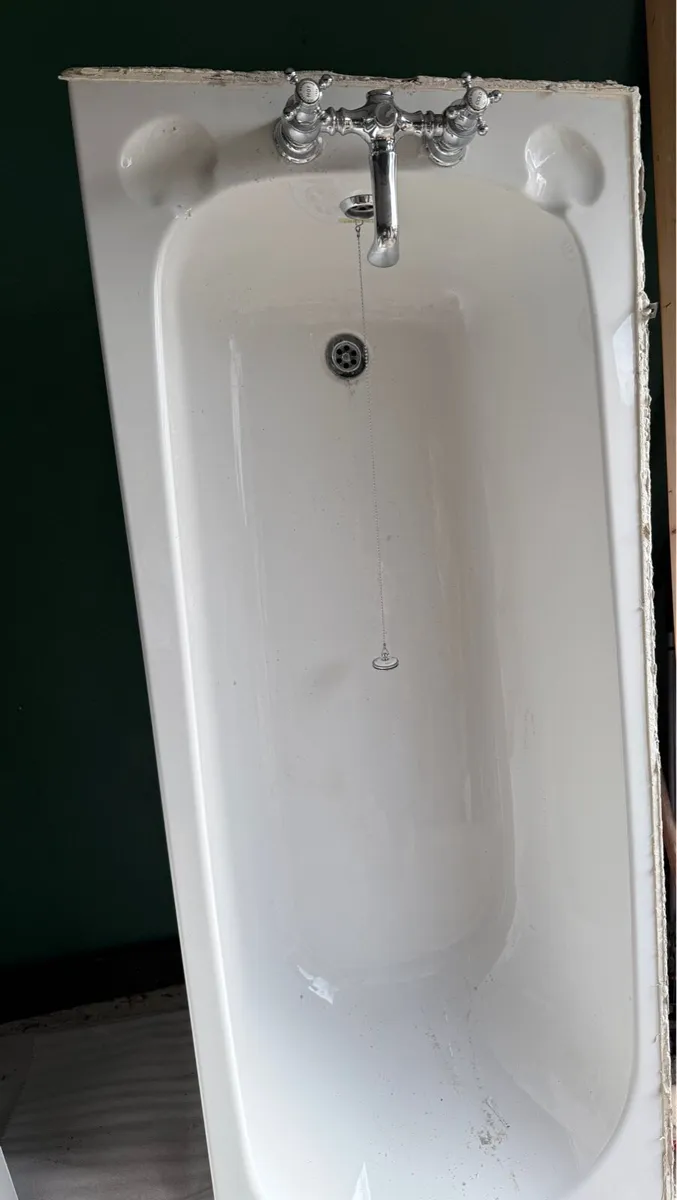 Heritage Bathroom Suite - Image 4