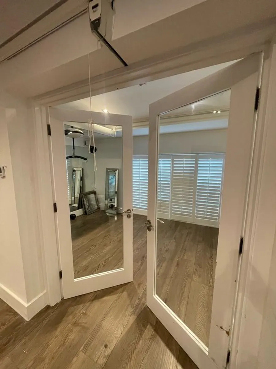 2 Glass Doors - Image 2