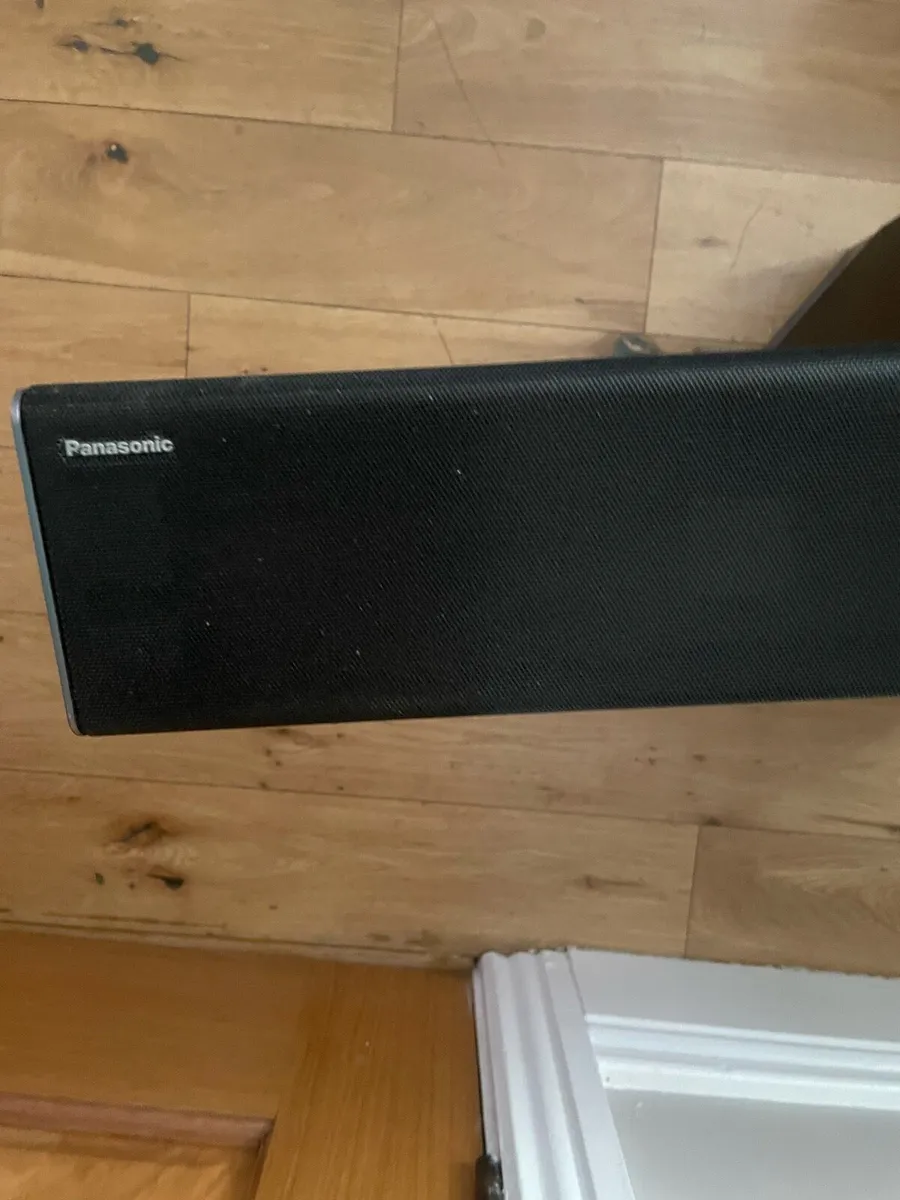 Panasonic sound bar complete with woofer & remote - Image 2