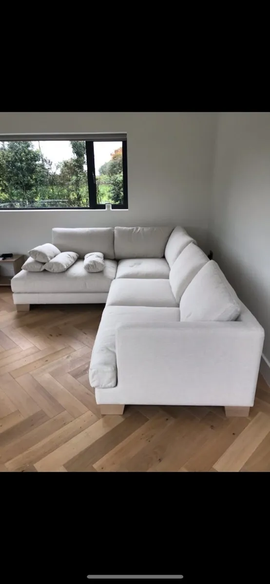 SITS Corner Sofa - Image 1